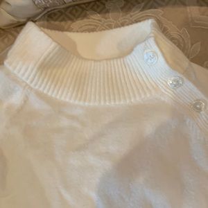 Crème Talbots sweater with scarf